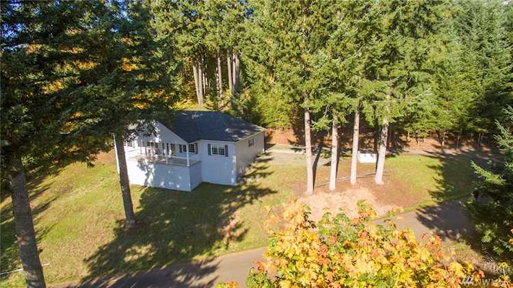 131 Charity Rd Woodland, WA 98674