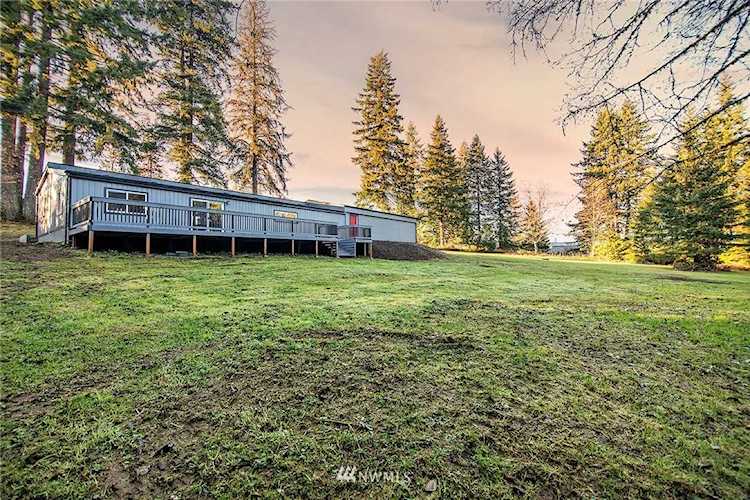 2150 S Silver Lake Rd Castle Rock, WA 98611