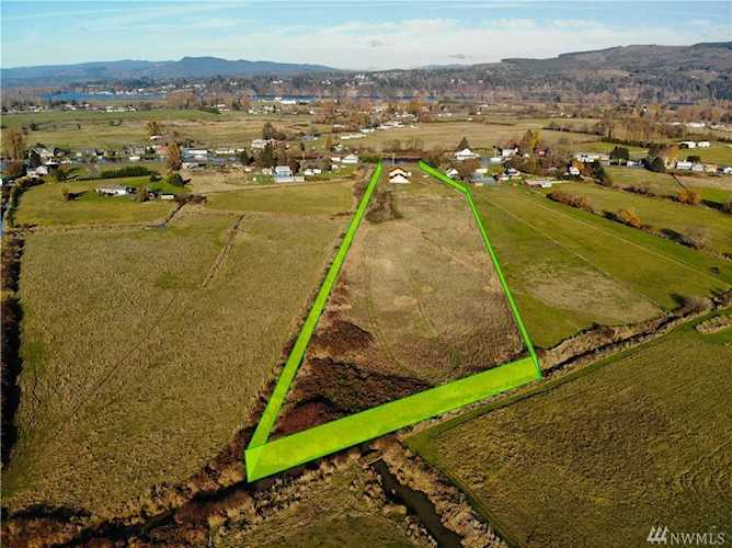 89 S Welcome Slough Rd Cathlamet, WA 98612