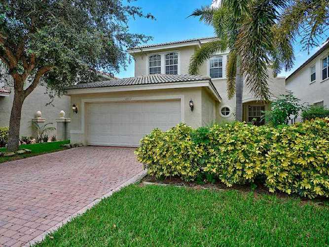 8812 Sandy Crest Lane Boynton Beach, FL 33473