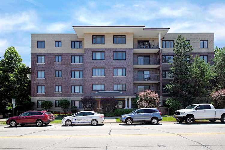 650 Laurel Ave #203 Highland Park, IL 60035