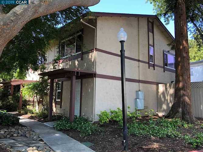 1561 Parkwood Pl Concord, CA 94521 | MLS 40868403 Photo 1