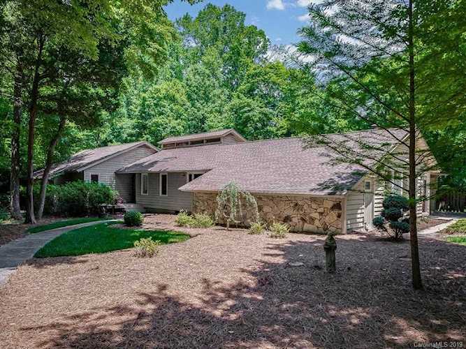 2517 Rosegate Ln Charlotte, NC 28270