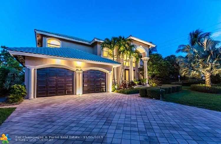 3900 NE 25th Ave Lighthouse Point, FL 33064