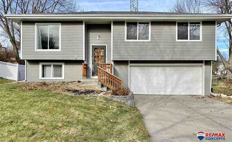 6016 Dogwood Dr Lincoln, NE 68516 | MLS 21927771 Photo 1