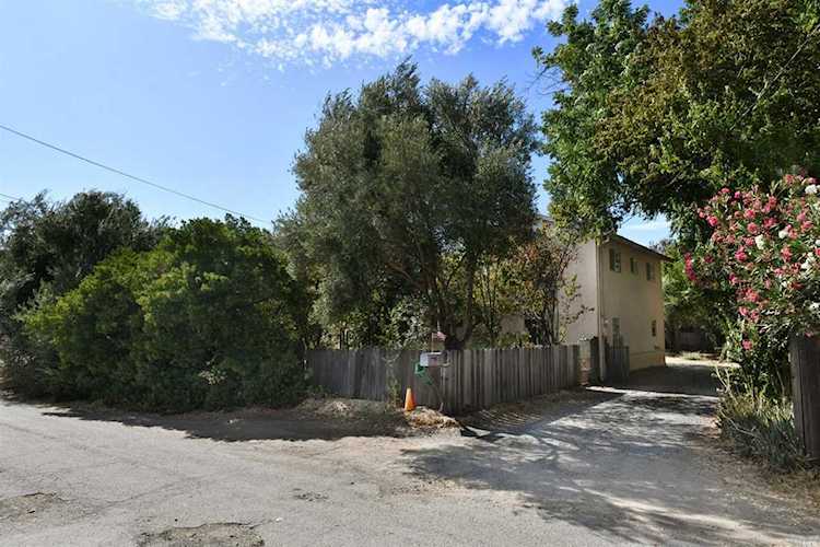 750 Berti Lane Cloverdale, CA 95425