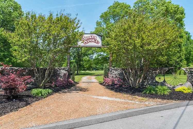8427 Pettus Rd Eagleville, TN 37060