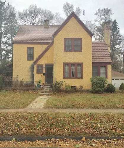 80 Hawthorne St Longmeadow, MA 01106