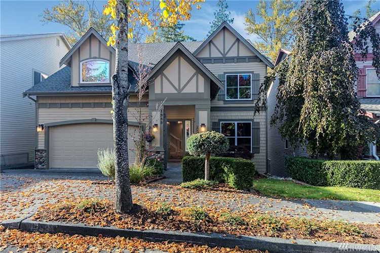 1989 16th Ct NE Issaquah, WA 98029