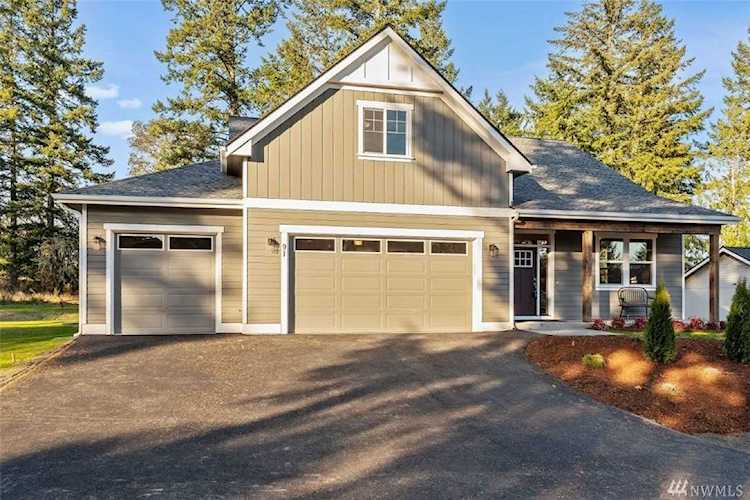 91 E Cardinal Ct Allyn, WA 98524