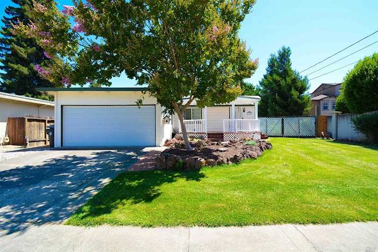 720 Greenbach Street Napa, CA 94559 | MLS 21919926 Photo 1