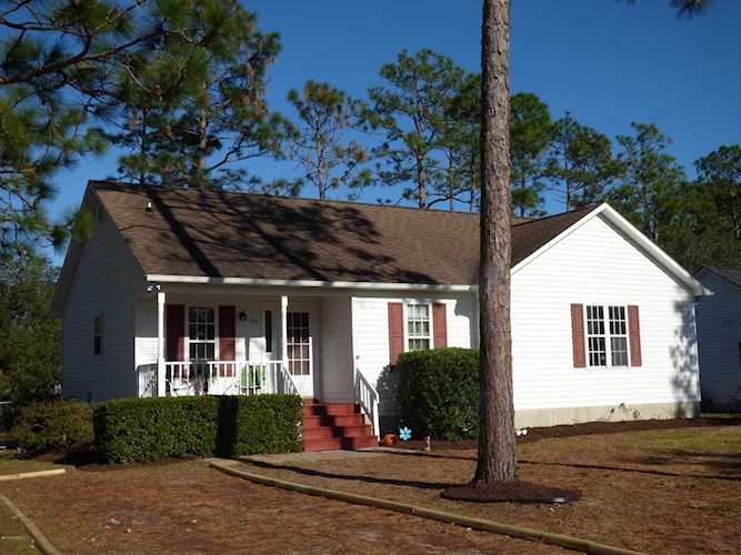 Home For Sale At 306 Cedar Road Southport Nc In Boiling Spring Lakes