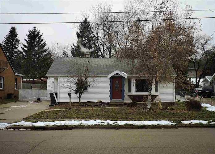 224 Kansas StHoriconWI53032 Photo 1