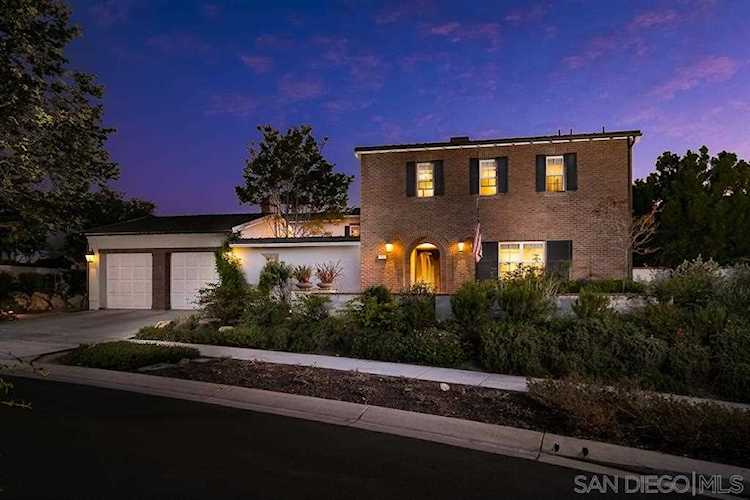 7713 Briza Placida San Diego, CA 92127