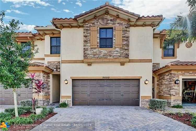 9600 S Town Parc Cir #2 Parkland, FL 33076