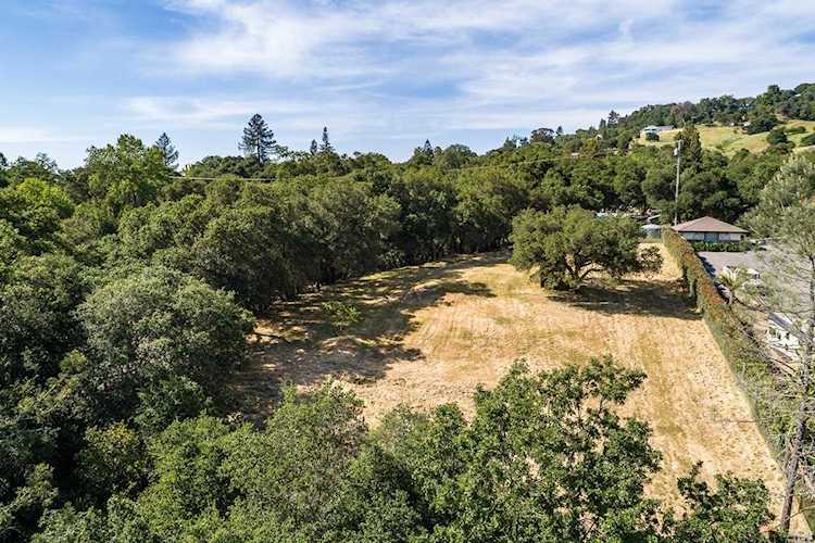 1051 S Fitch Mountain Road Healdsburg, CA 95448