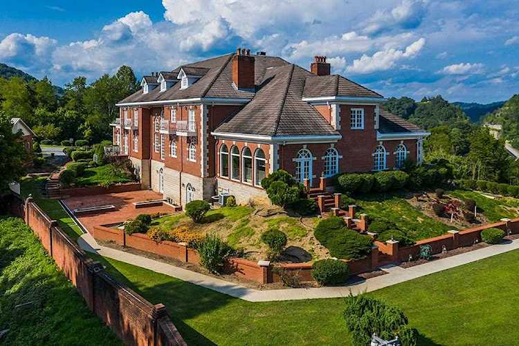 169 Three Oaks Lane Langley, KY 41645 MLS 1921209