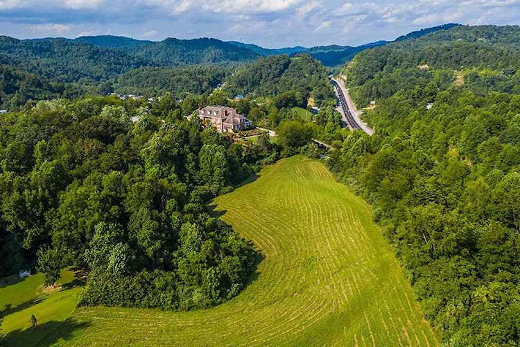 169 Three Oaks Lane Langley, KY 41645 MLS 1921209