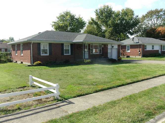 2002 Patricia Dr Louisville, KY 40272 | MLS 1546148 Photo 1