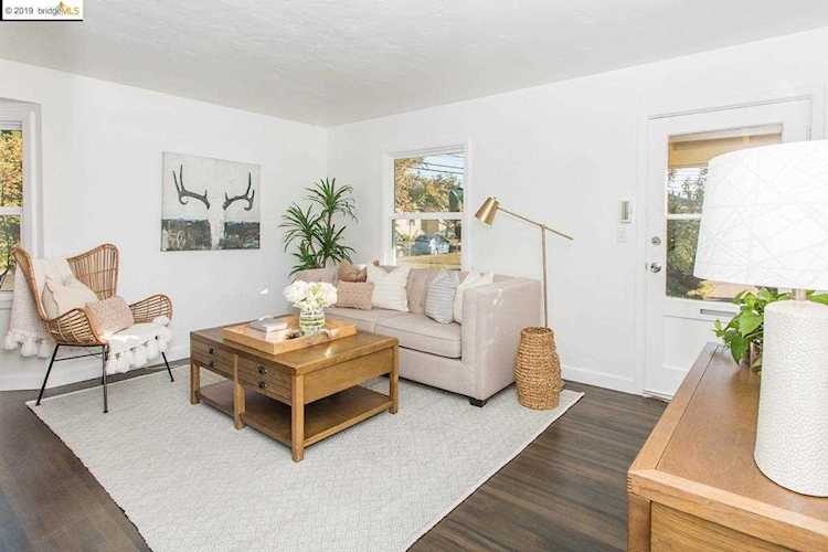 1809 Third Alameda, CA 94501