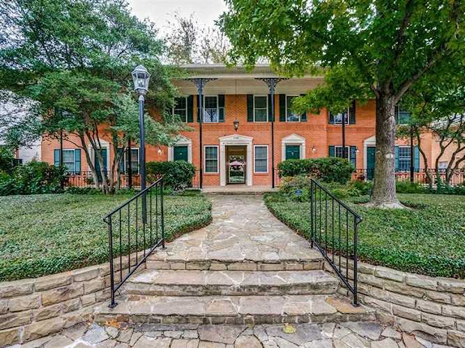 4704 Abbott Avenue #110 Highland Park, TX 75205