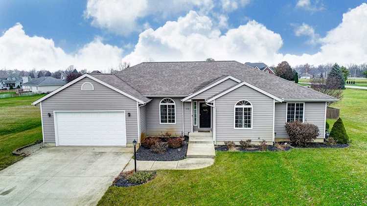 2738 E Muirfield Road Winona Lake, IN 46590