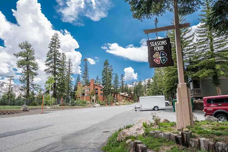 244 Lakeview Blvd Seasons IV #197 Mammoth Lakes, CA 93546 | MLS 190620 Photo 1