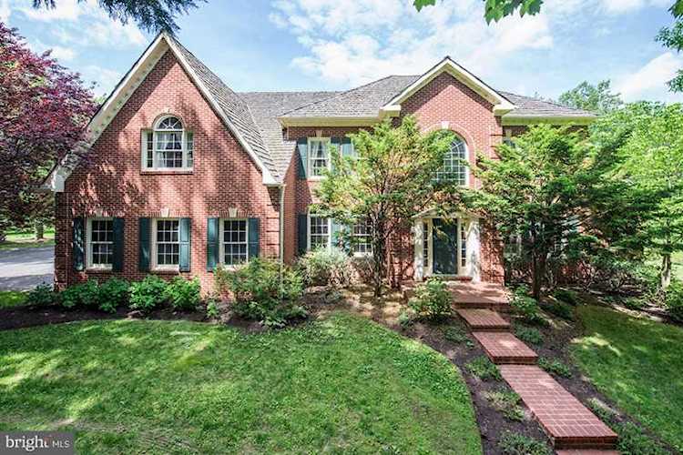 1506 Hardwood Ln Mclean, VA 22101