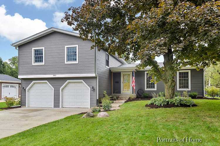 562 N Van Nortwick Ave Batavia, IL 60510 | MLS 10449769 Photo 1