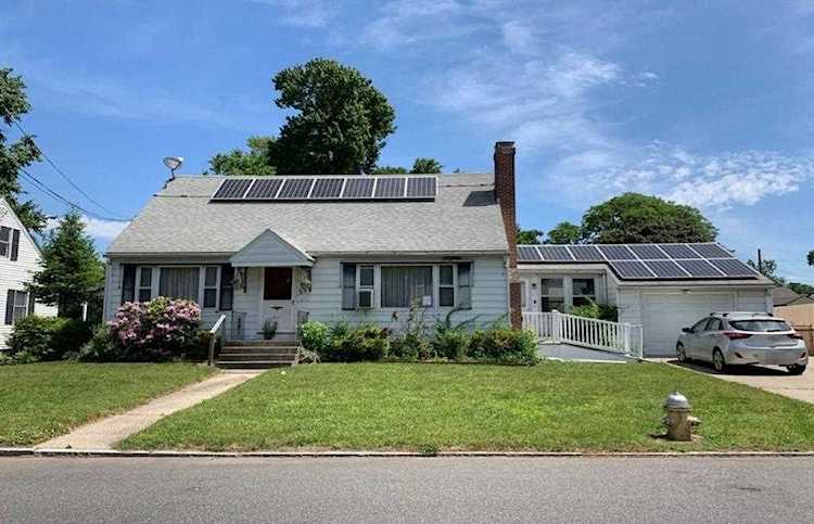 23 Russell St Springfield, MA 01104 | MLS 72597313 Photo 1