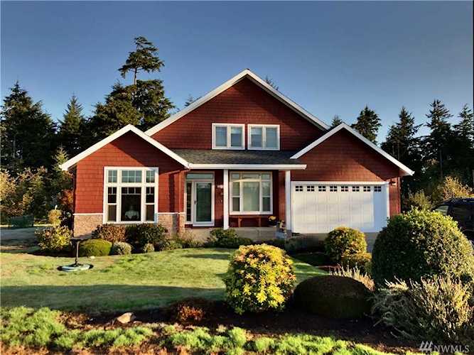 1300 Lakeview Dr Ilwaco, WA 98624