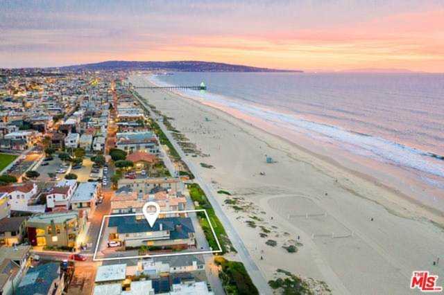 2722 The Strand Manhattan Beach, CA 90266