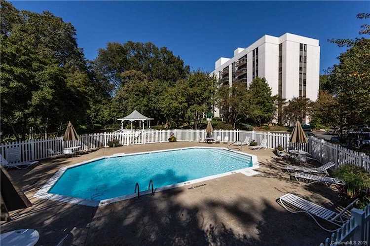 2222 Selwyn Ave Charlotte, NC 28207