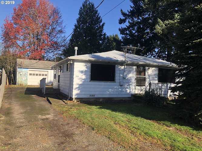 723 G St Washougal, WA 98671