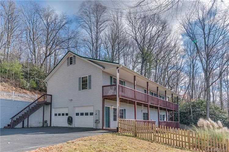 64 Old Overlook Trl Hendersonville, NC 28739