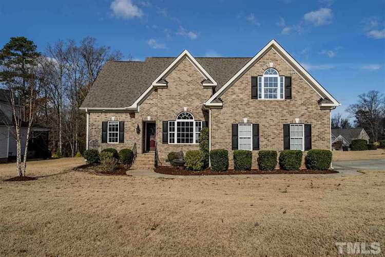 25 English Oak Lane Clayton, NC 27520