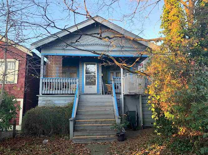 432 E 15th Street North Vancouver, BC V7L 2R8 | MLS ® R2422988 Photo 1