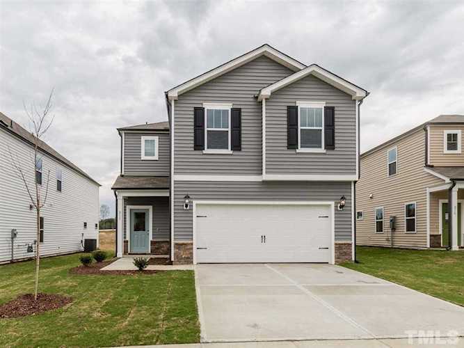 211 Watauga Lake Drive Fuquay Varina, NC 27526