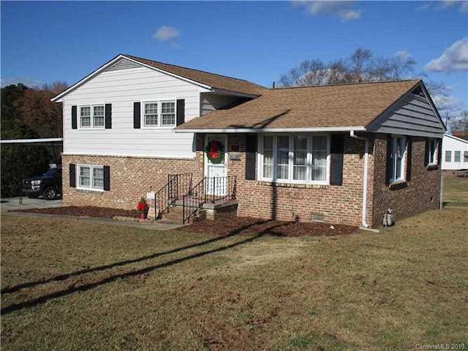 203 Chester Ave Great Falls, SC 29055