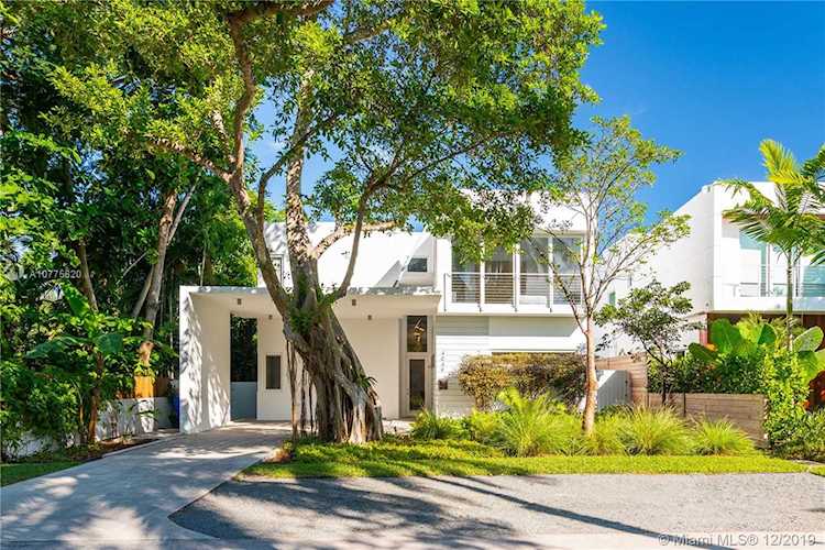 4049 Ventura Ave Coconut Grove, FL 33133