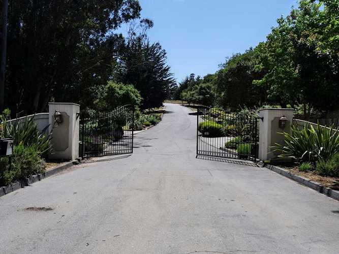 186 Dans Dr La Selva Beach, CA 95076