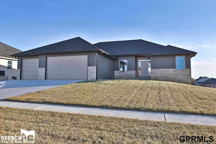 203 E 10 St Firth, NE 68358