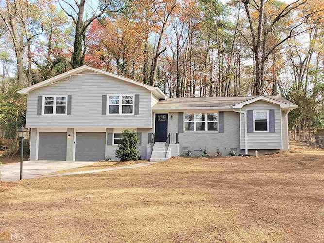 5874 Christopher Ln Lithonia, GA 30058 | MLS 8701980 Photo 1