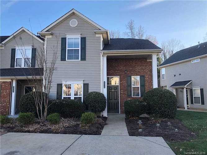 9017 Cinnabay Dr Charlotte, NC 28216 | MLS 3572962 Photo 1