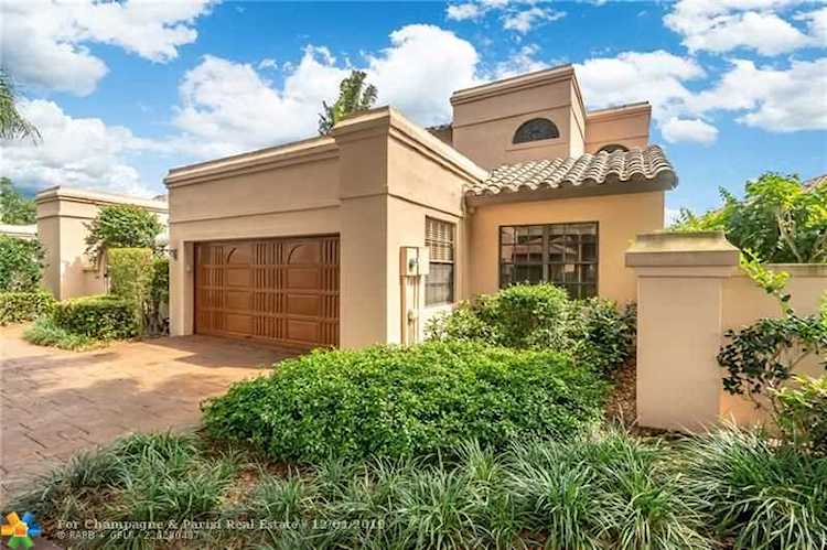 540 Via Genova Deerfield Beach, FL 33442