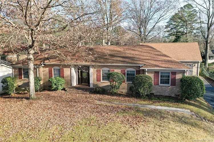 6745 Lancer Dr Charlotte, NC 28226
