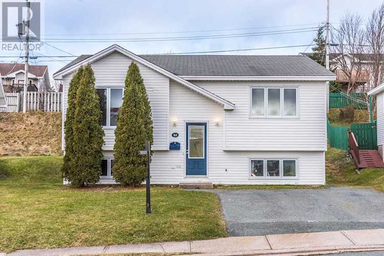32 Greenspond Drive St.John's, NL A1E5Z8