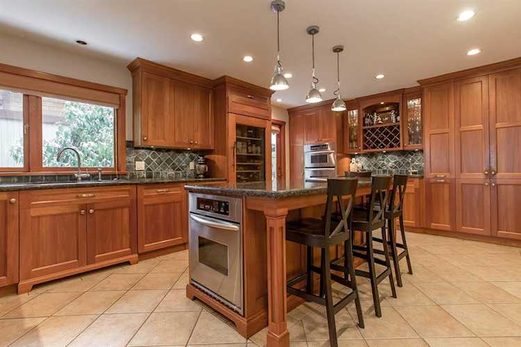4175 St. Marys Avenue North Vancouver, BC V7N 1Y6