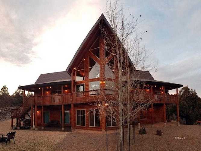 3180 N Merriam CIR Duck Creek Village, UT 84762