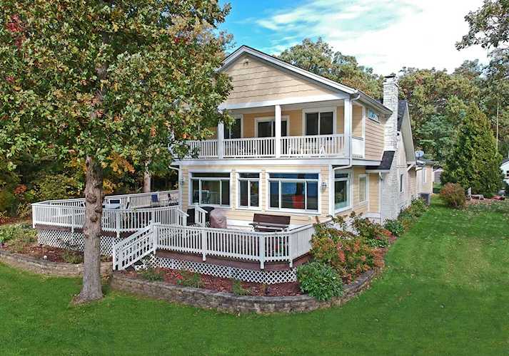 524 N Old Rand Rd Lake Zurich, IL 60047